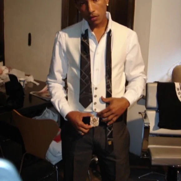🎁HOLIDAY 26’🎁🔥🆕💯AUTHN LOUIS VUITTON BLK PHARRELL WLMS BLUEPRINT PLAN MOTIF TIE🔥